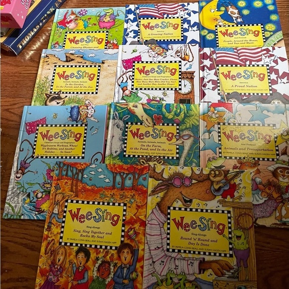 Lot of 11 Wee Sing Children's Chapter Book Vintage Music - Picture 1 of 10